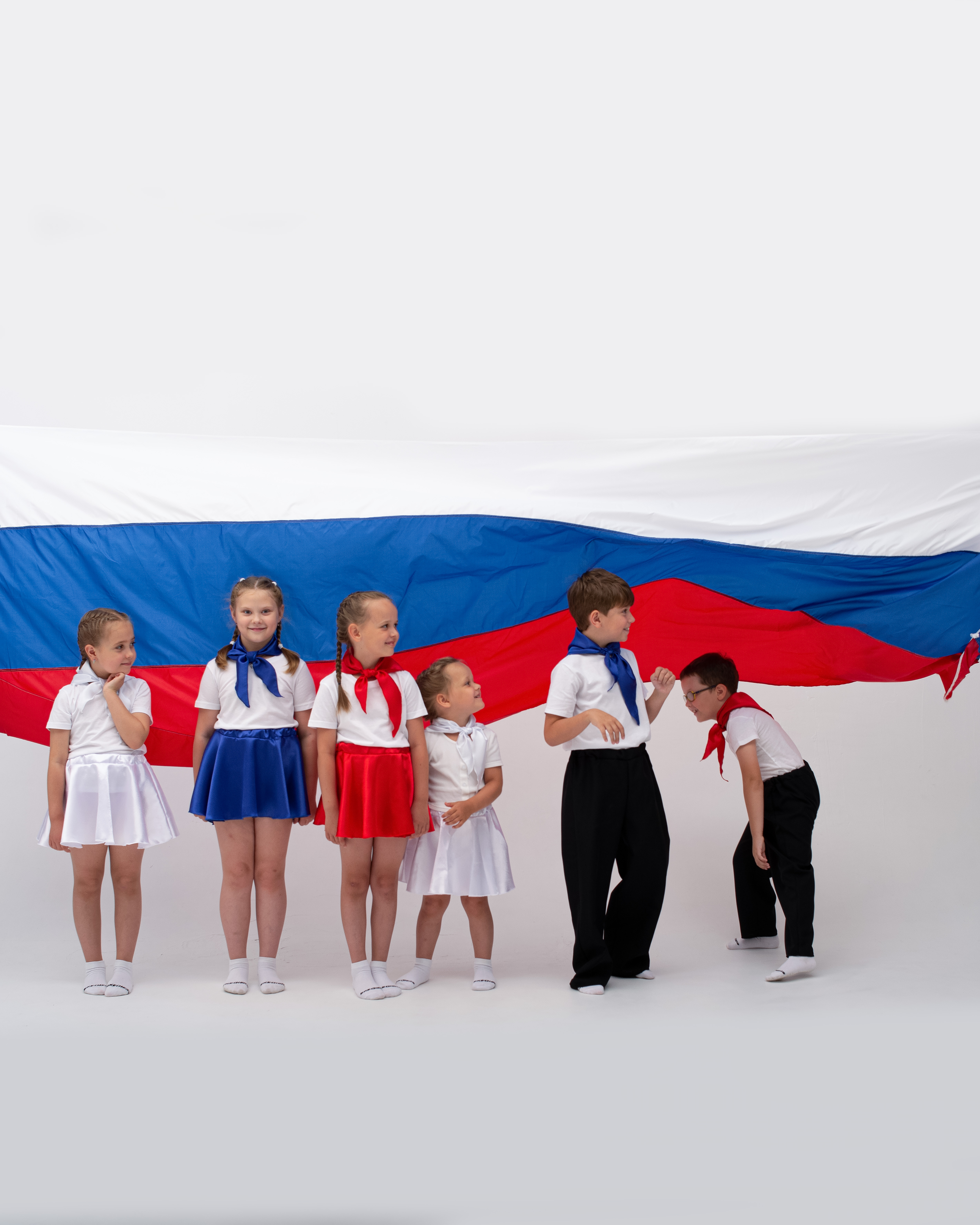"День флага России" - комплект атрибутов для проведения праздничного мероприятия