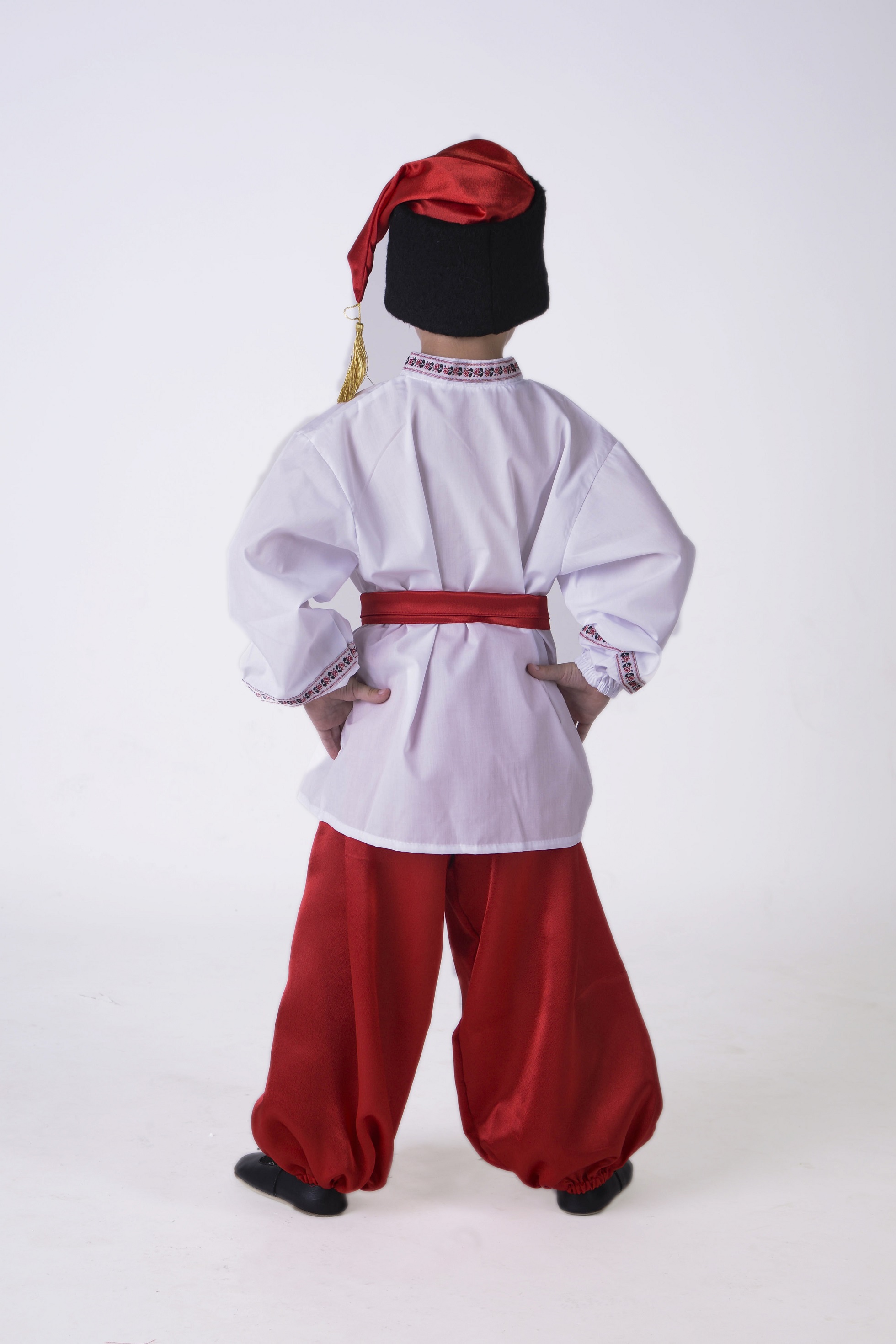 Украинский костюм (мальчик) (рубаха, шаровары, кушак, головной убор)