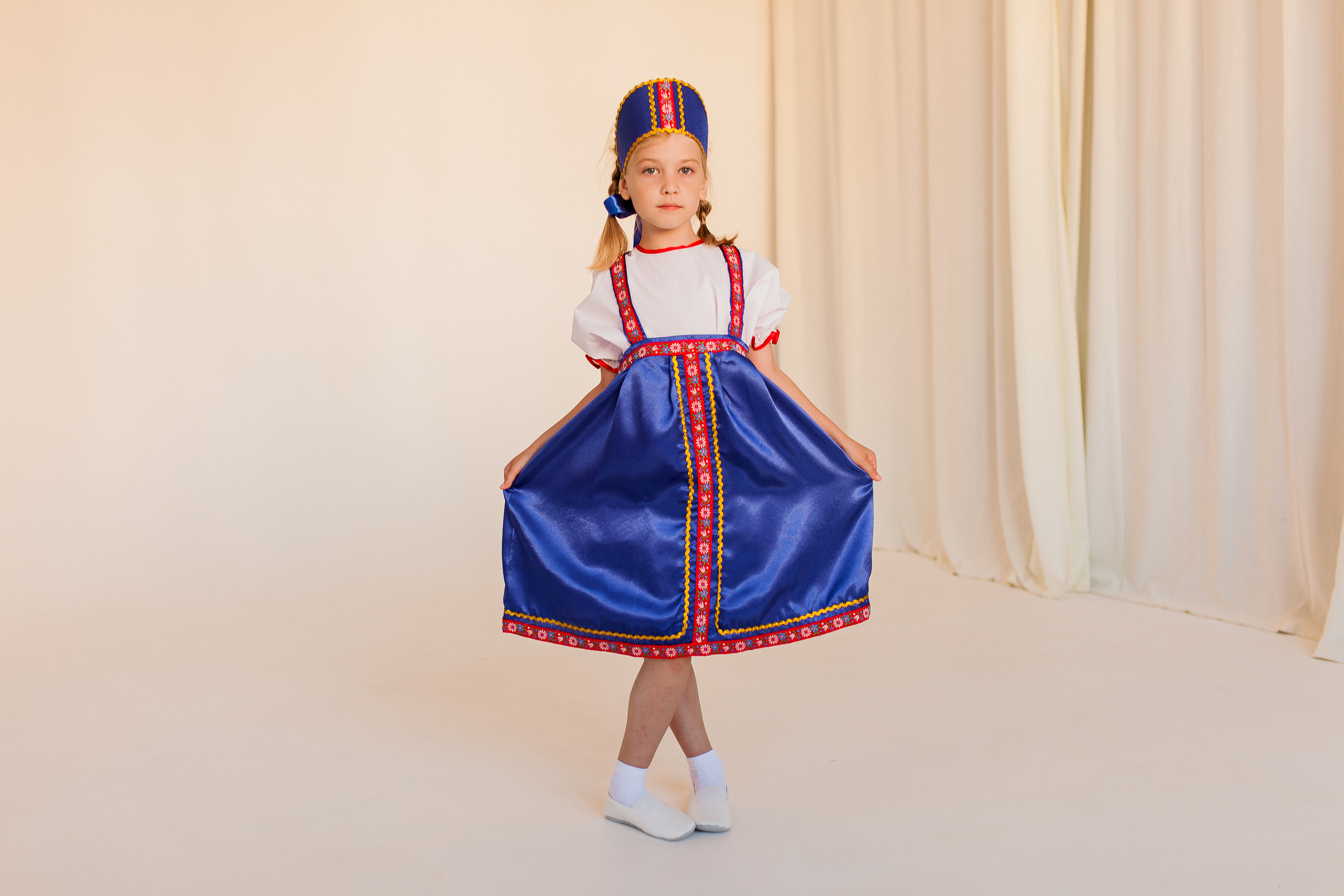 Русский народный костюм (девочка)