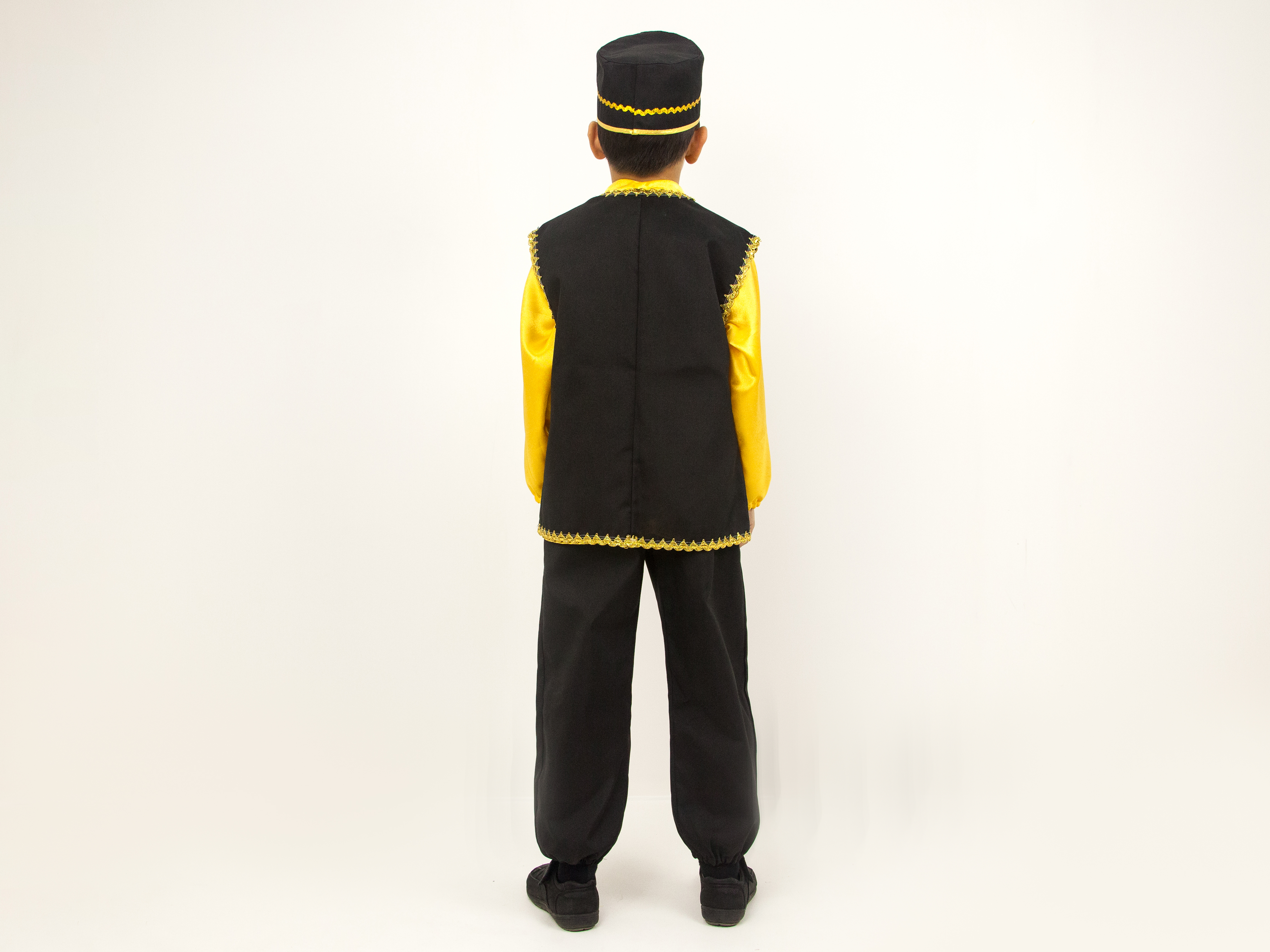 Татарский народный костюм (мальчик): рубаха, штаны, жилет, головной убор