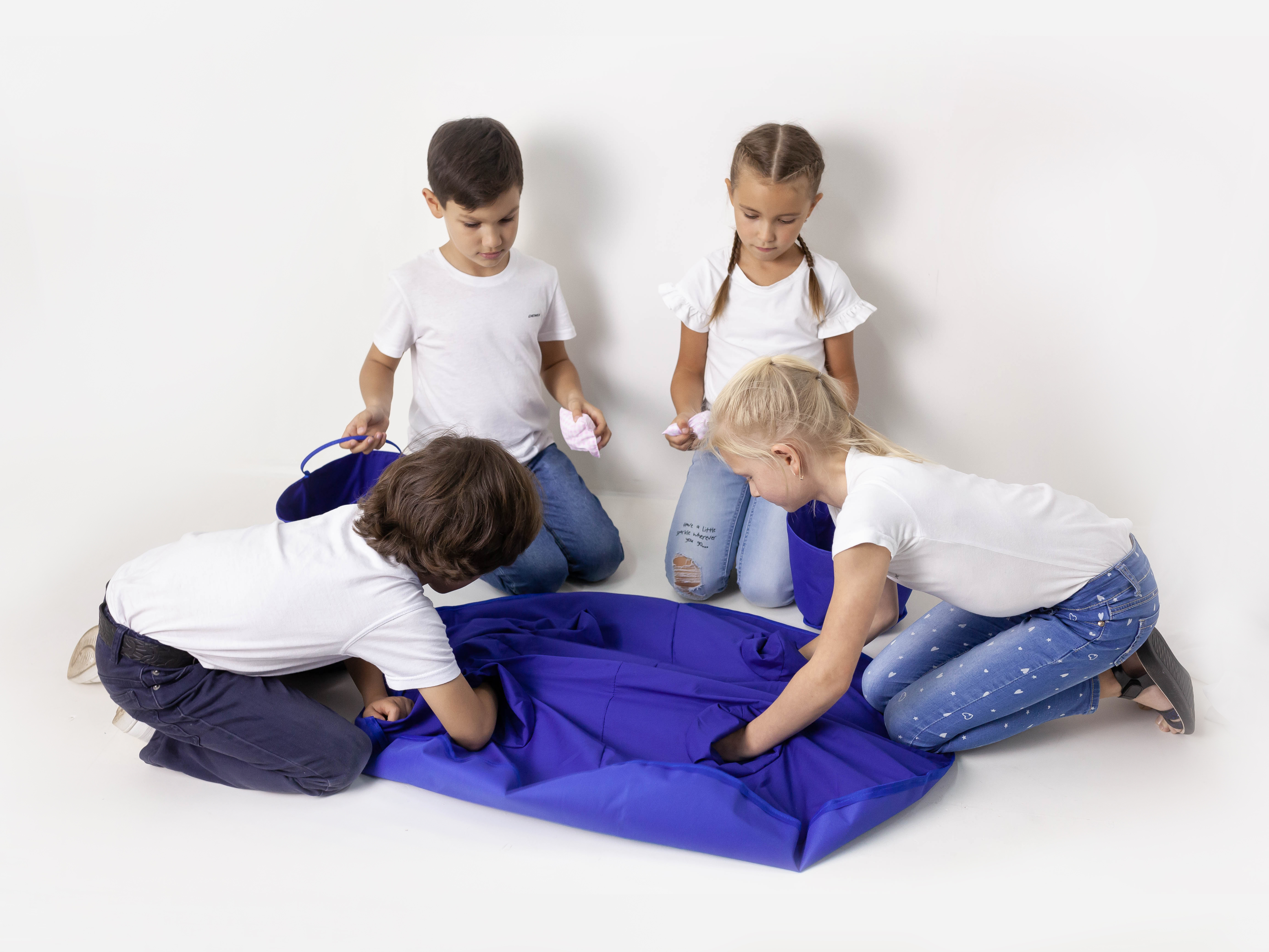 Пруд с рыбками