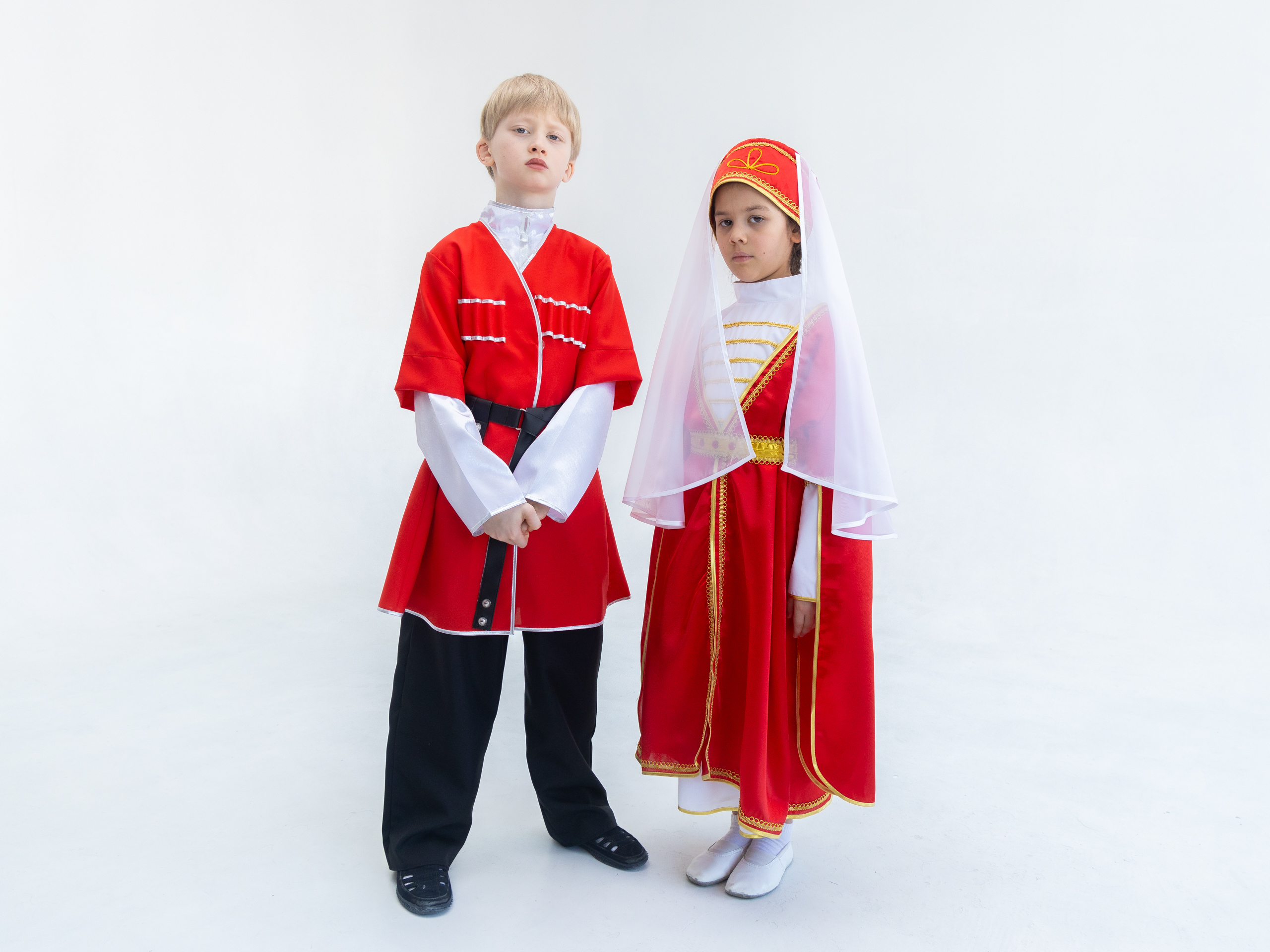 Кавказский народный костюм (девочка)