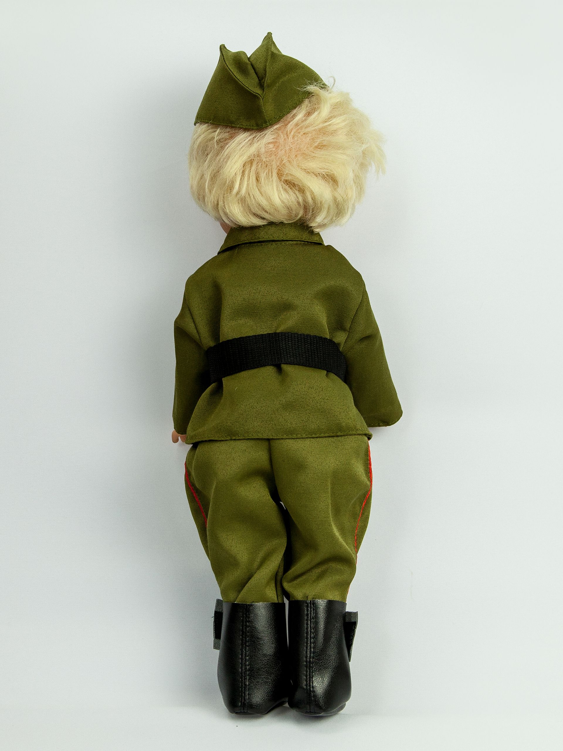 Кукла - военный