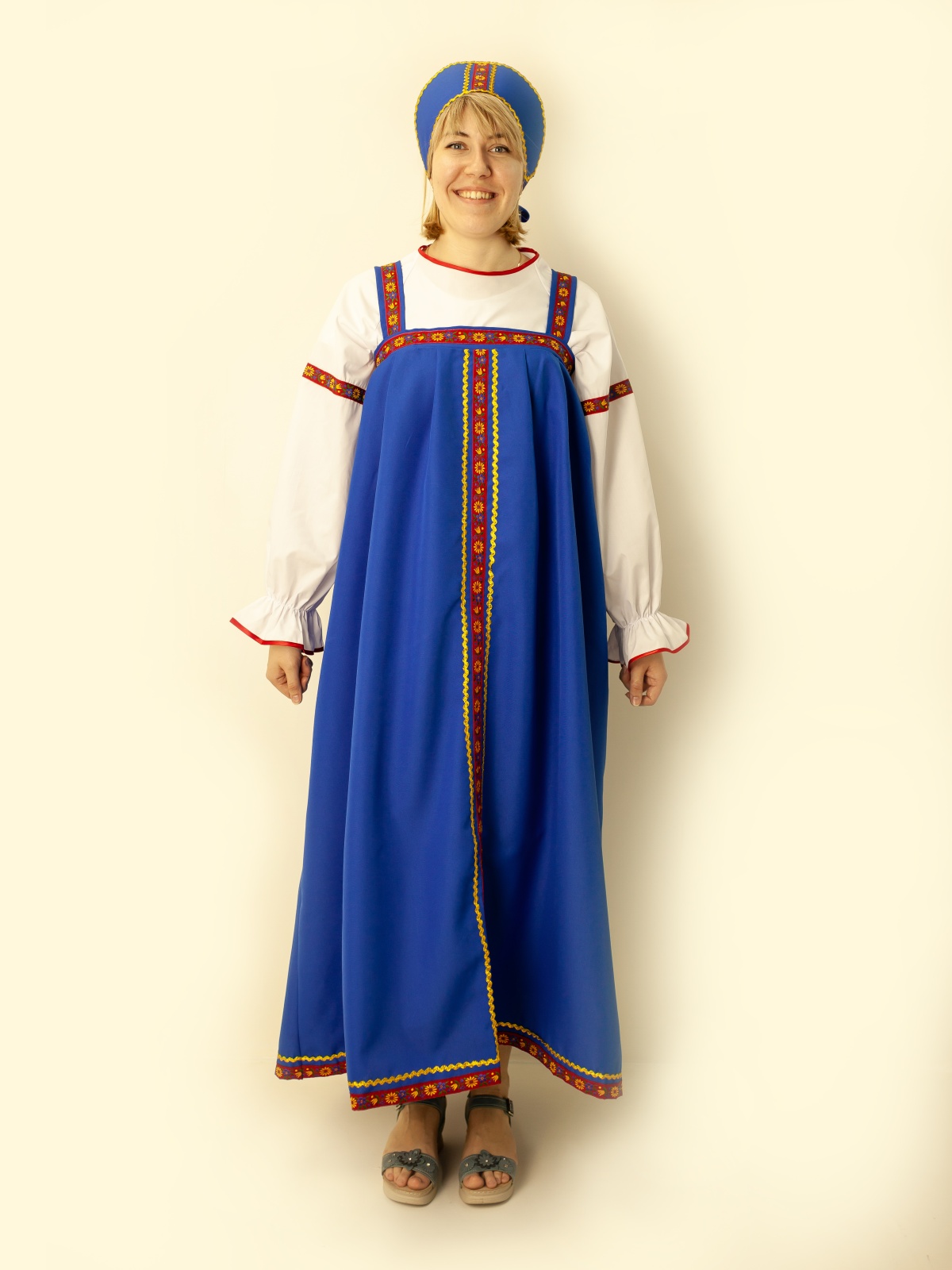 Русский народный костюм (женский)