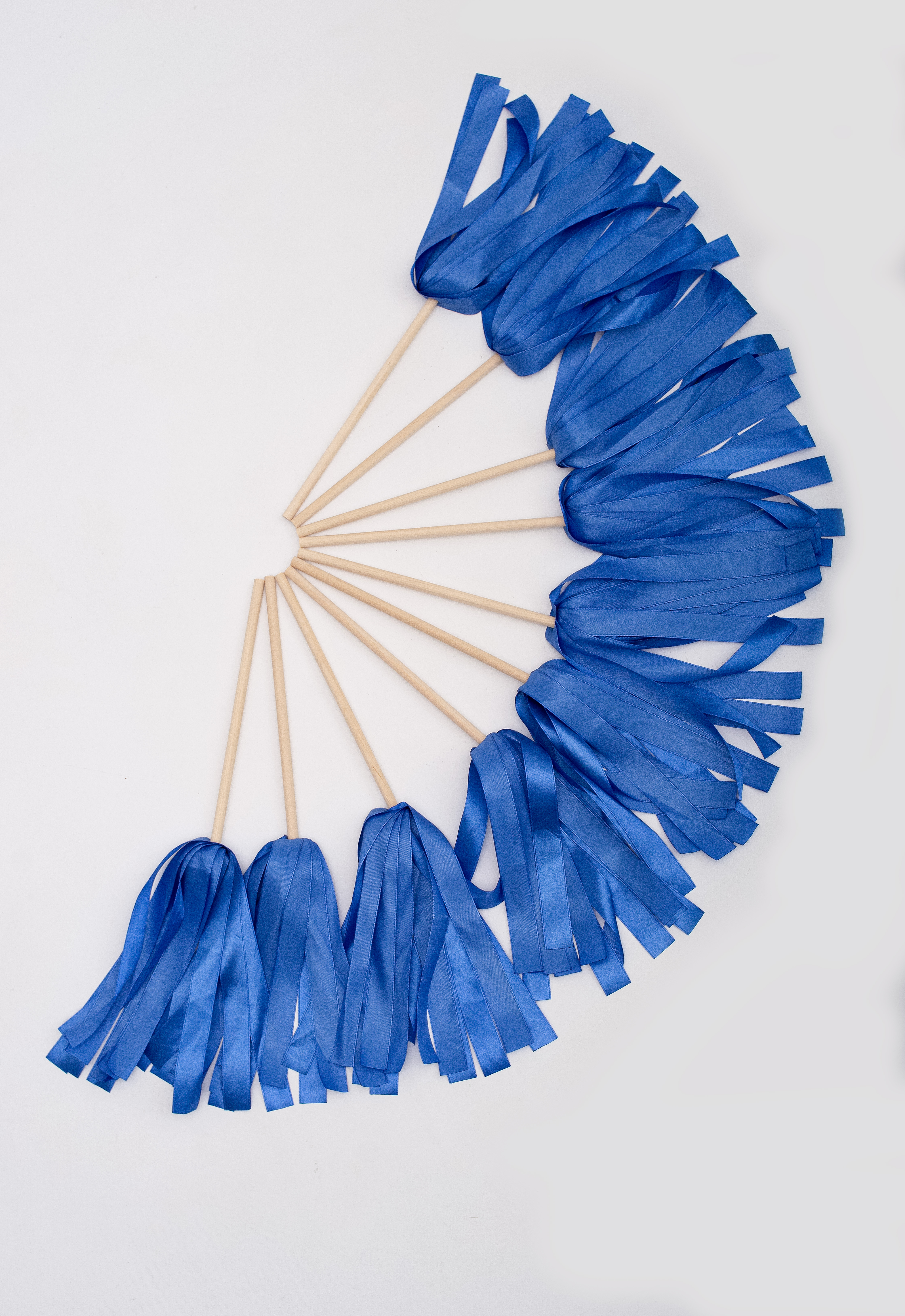 Набор султанчиков на палочке (белый, красный, синий)